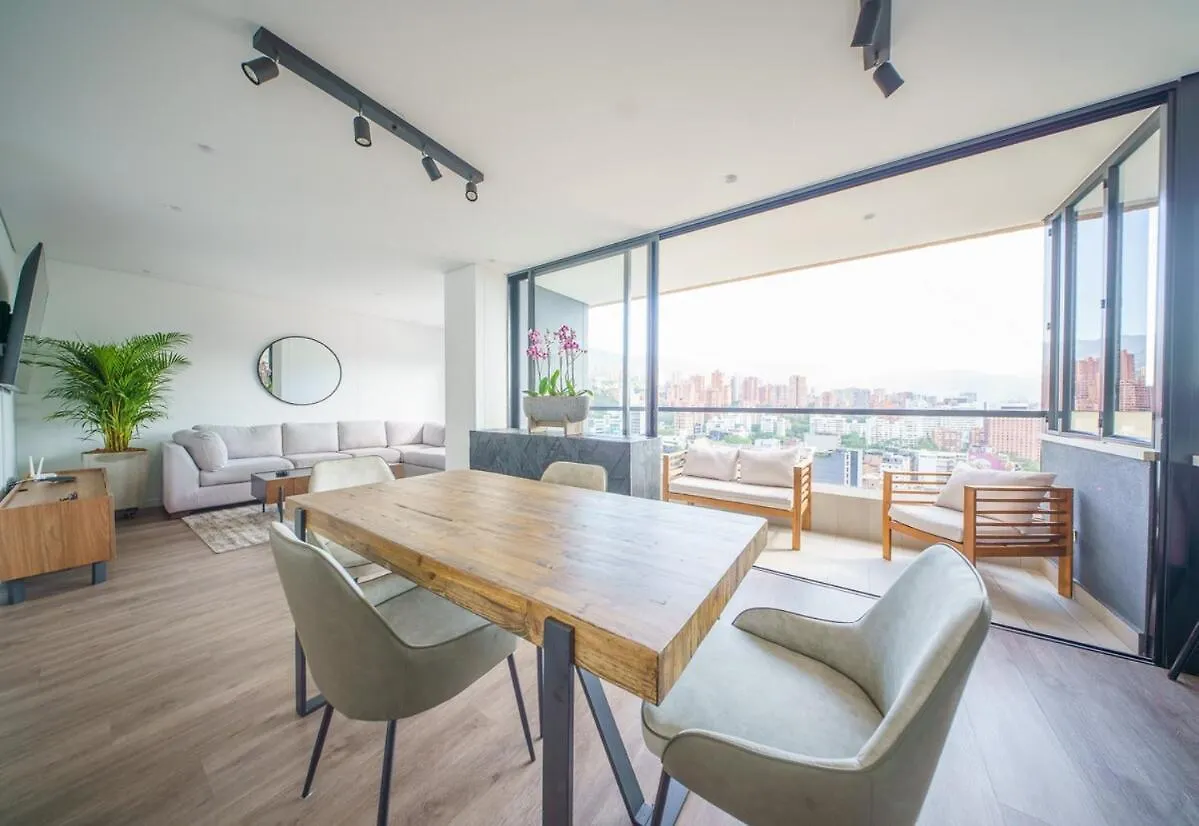 Luxury 2 Bedroom Highrise Apt 5 Min From Provenza Medellín