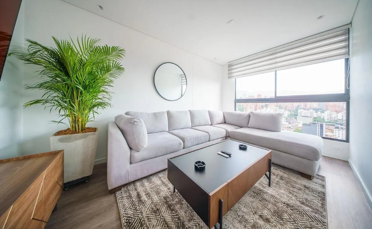 Luxury 2 Bedroom Highrise Apt 5 Min From Provenza Medellín