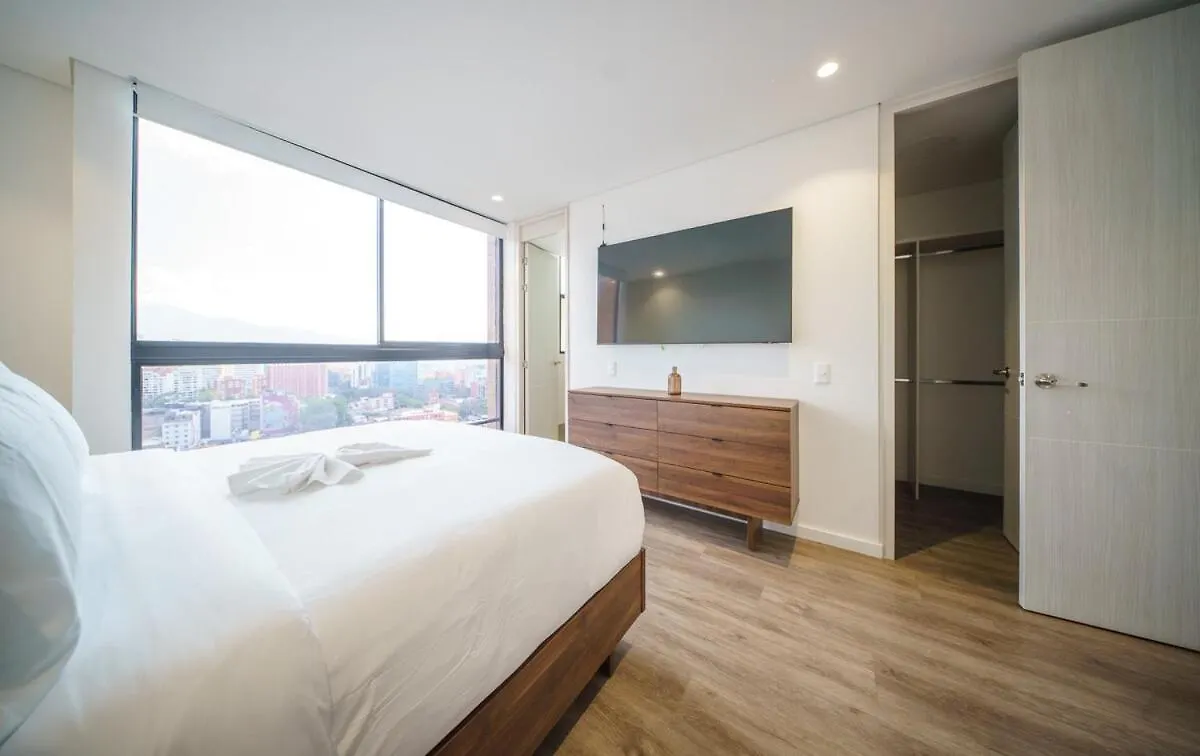 Luxury 2 Bedroom Highrise Apt 5 Min From Provenza Medellín